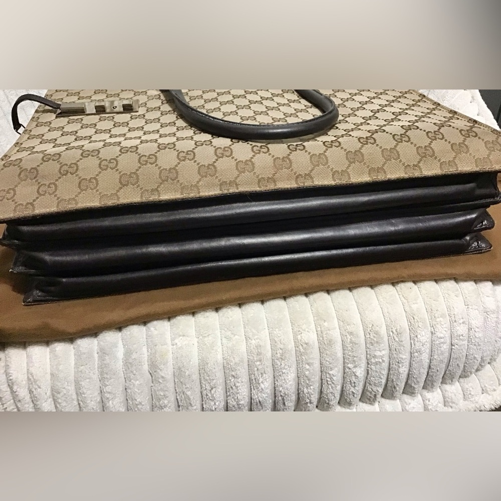 Gucci Bags - Picture 13 of 16